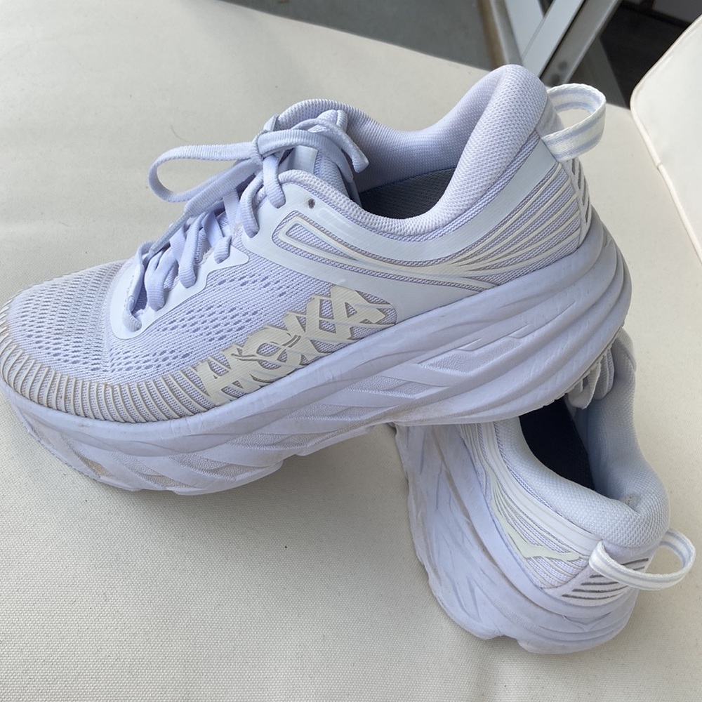 ALL WHITE Hoka Bondi 7